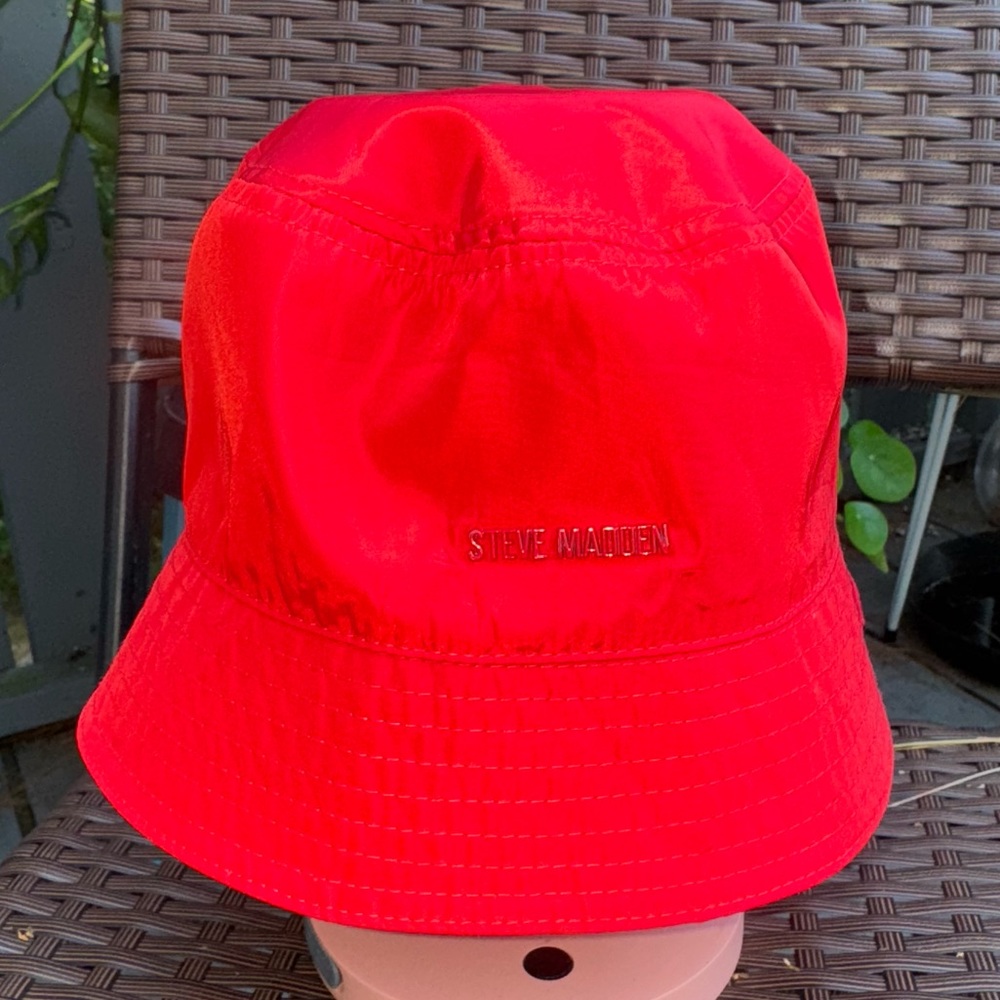 Steve Madden Bucket Hat Red Logo One Size. Satin Lined.